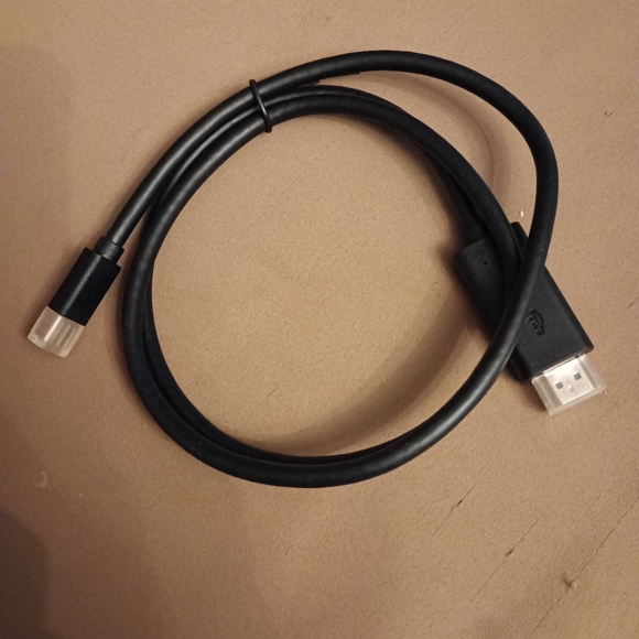 Mini Display port to HDMI display adapter cable 3ft/0.9 m (201) - Picture 5 of 7